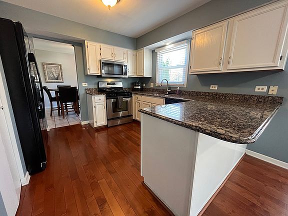 4th image of 202 Timber Oaks Dr