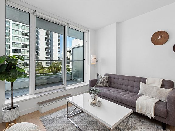 3rd image of 2220 Kingsway #531