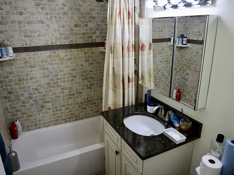 10951 Amherst Ave — Photo 22