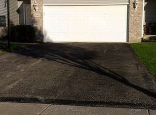 1940 Waters Edge Dr, Minooka, IL 60447