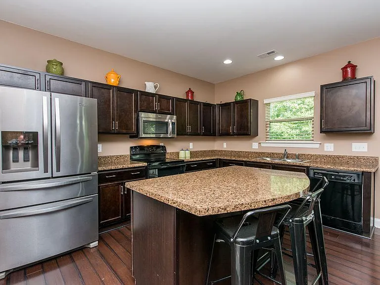 3237 Sunbright Ln — Photo 15
