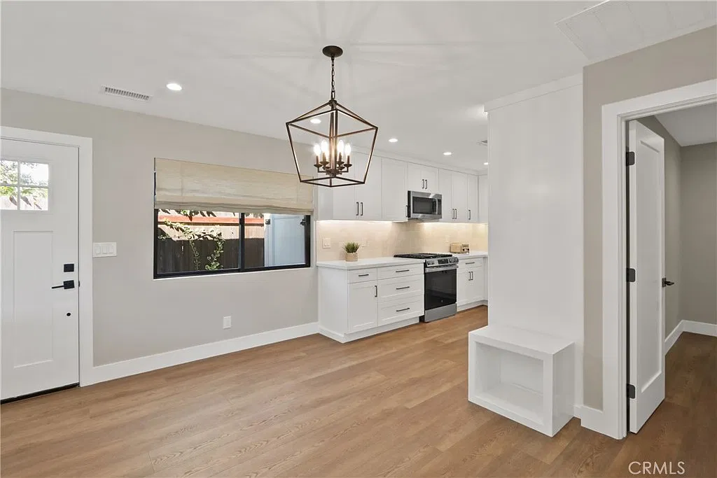 2 bed, 1000 sqft, $4,500 — Photo 4
