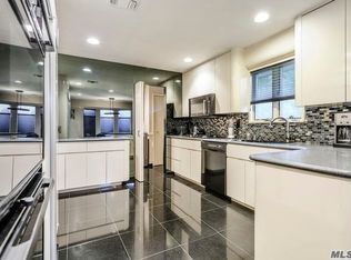 3657 Lorrie Dr, Oceanside, NY 11572