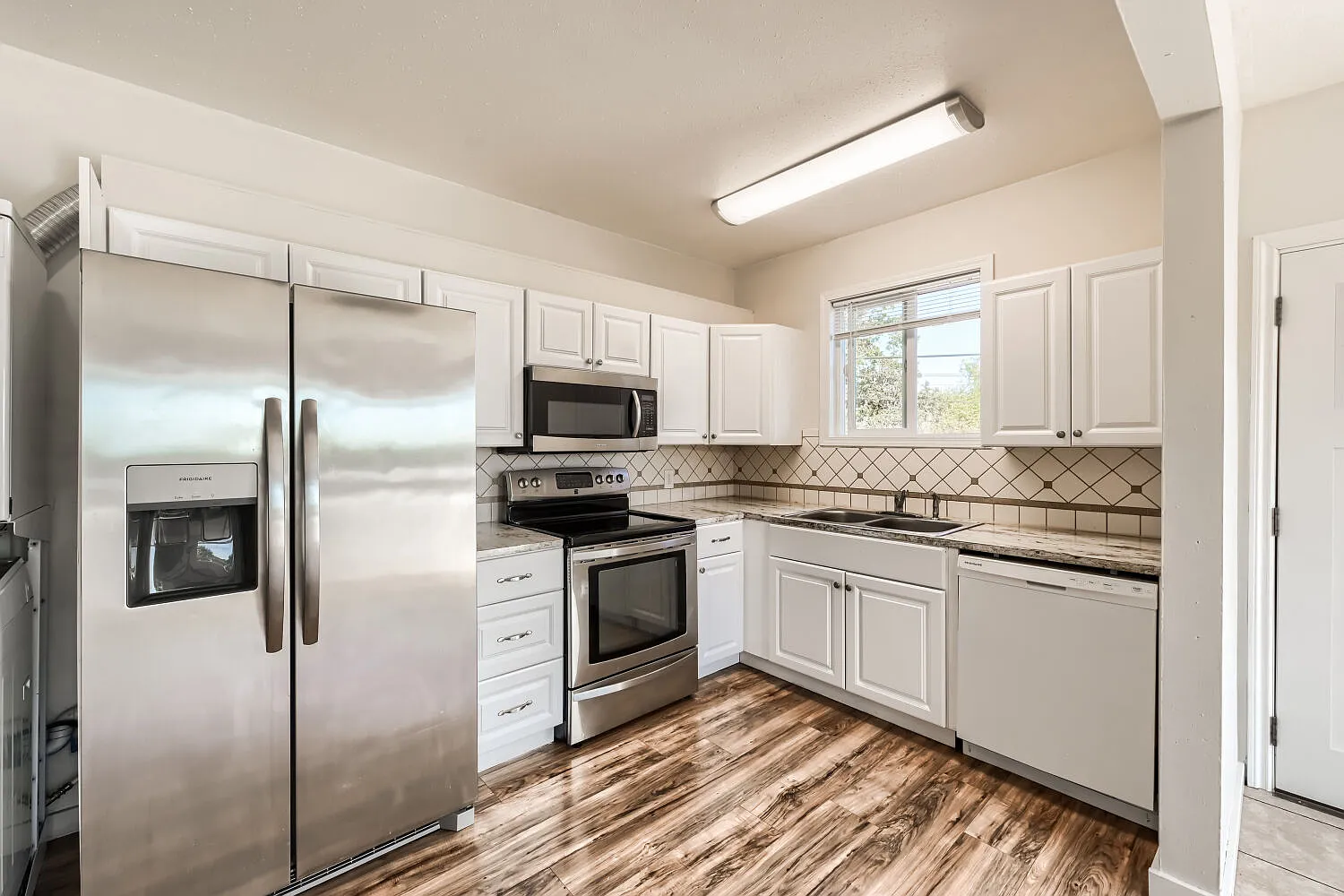 2 bed, 700 sqft, $1,725 — Photo 4