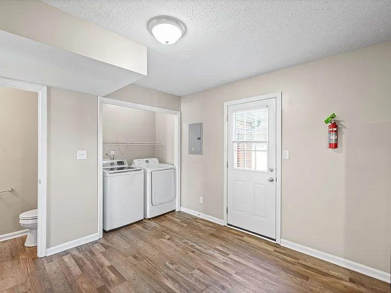 Peabody Dr - 375 — Photo 12
