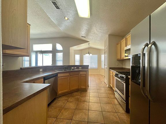 5th image of 7723 Brianne Ave NW