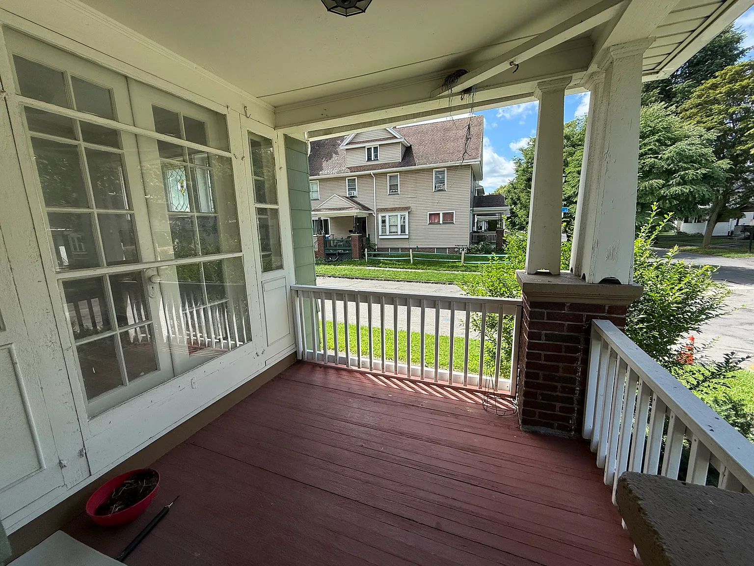3 bed, 1100 sqft, $1,600 — Photo 3