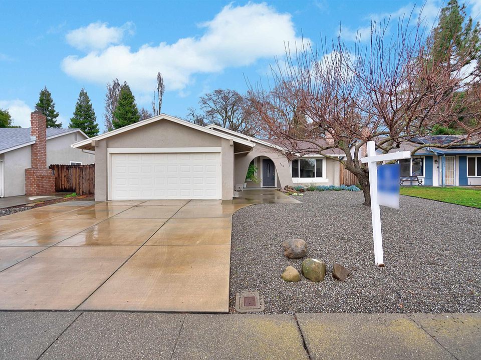 1st image of 464 Edwin Dr
