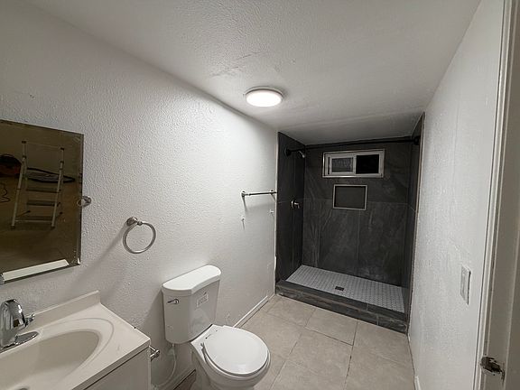 4th image of 1765 Richardson St