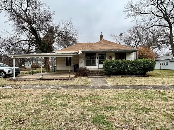226 N Wood Ave, Hominy, OK 74035