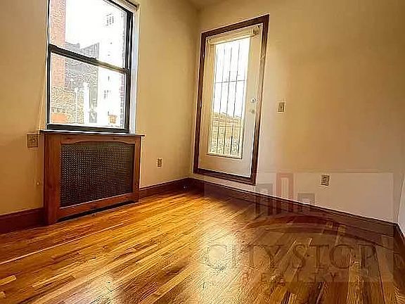 4th image of 203 W 85th St #Penthouse