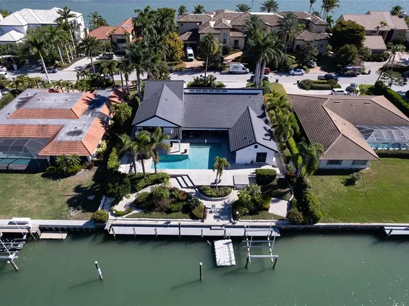 414 Meadow Lark Dr, Sarasota, FL 34236