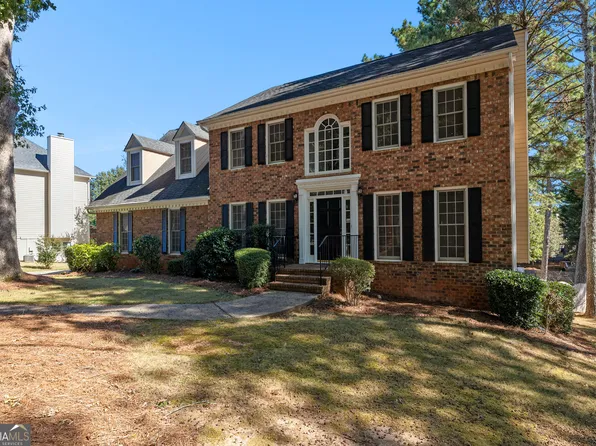 105 Windridge Dr, Fayetteville, GA 30215