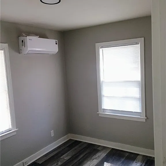 119 W 60th St #B — Photo 8