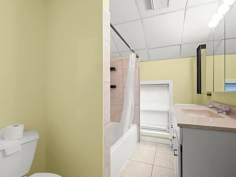 10 Cottage St #10 — Photo 15