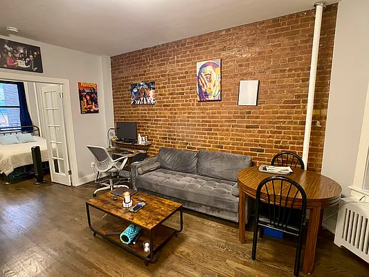 Rented by Tourma Realty LLC | media 20