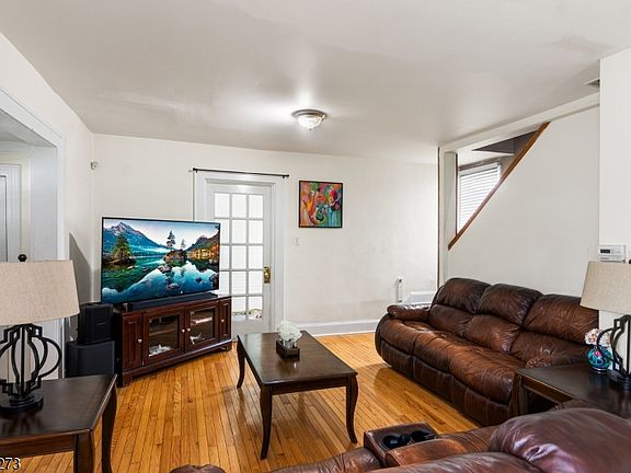 5th image of 1648 Dill Ave