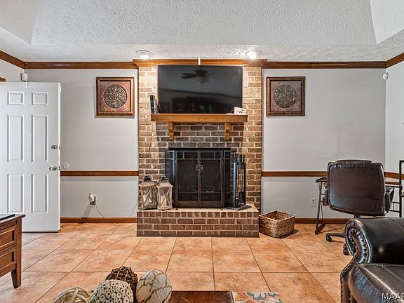 2nd image of 2348 W Aberdeen Dr