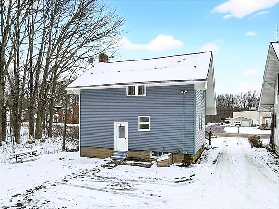 2nd image of 66 Conneaut Lake Rd
