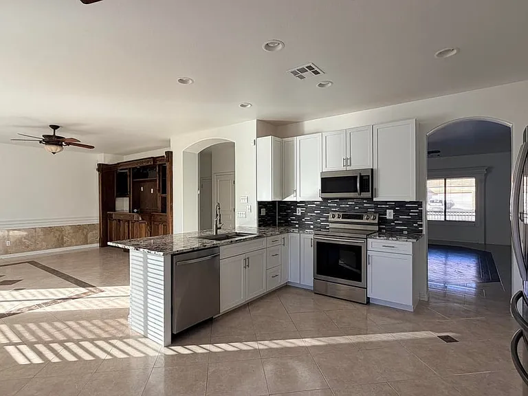 46149 W Guilder Ave — Photo 12
