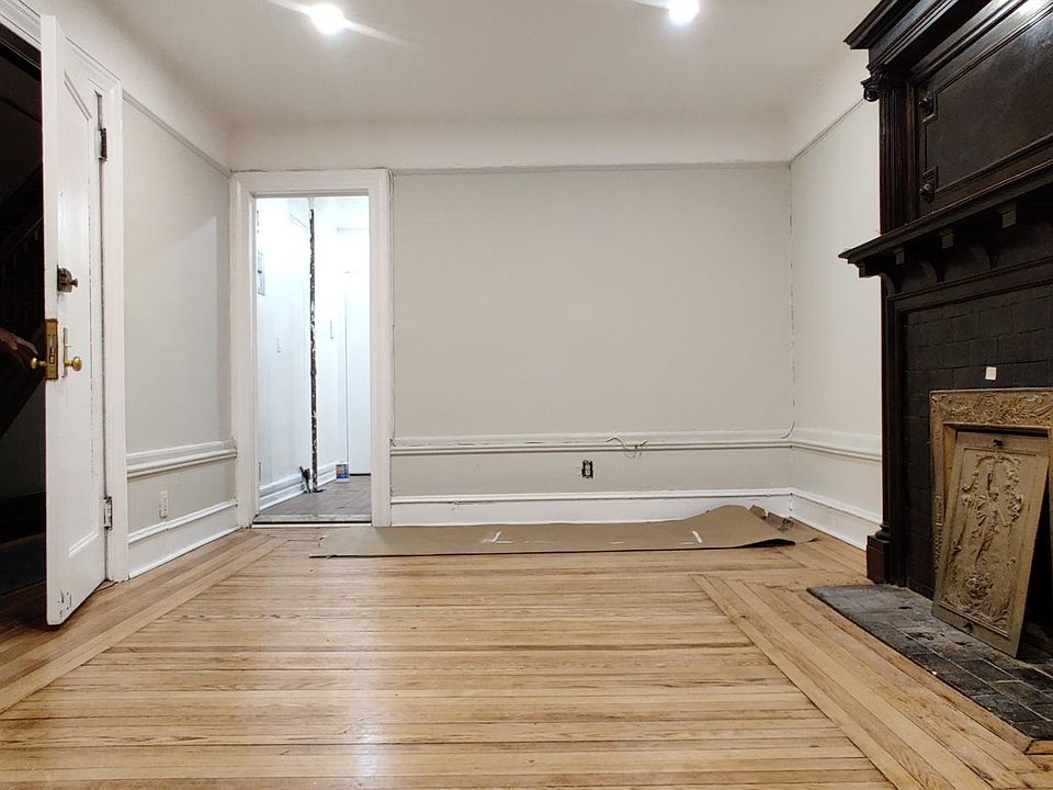 2nd image of 1062 Clay Ave APT 1