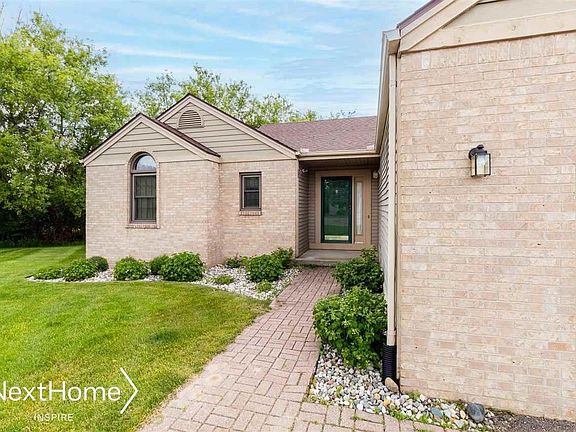 3rd image of 9419 Mountain Ash Ct