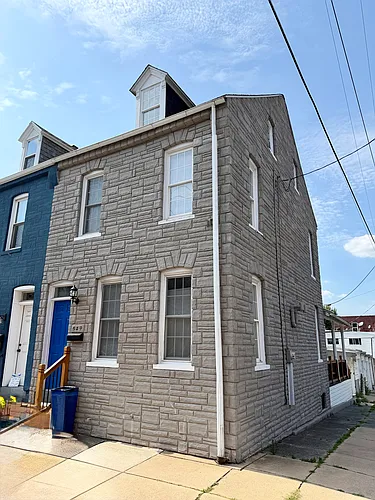 549 E Marion St Photo 1