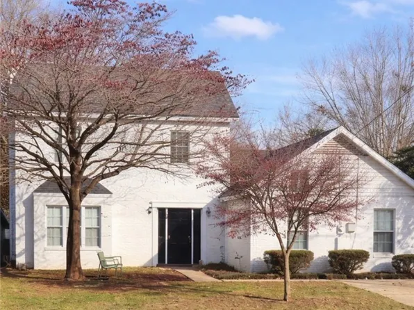 815 Chickasaw Ave, Auburn, AL 36830