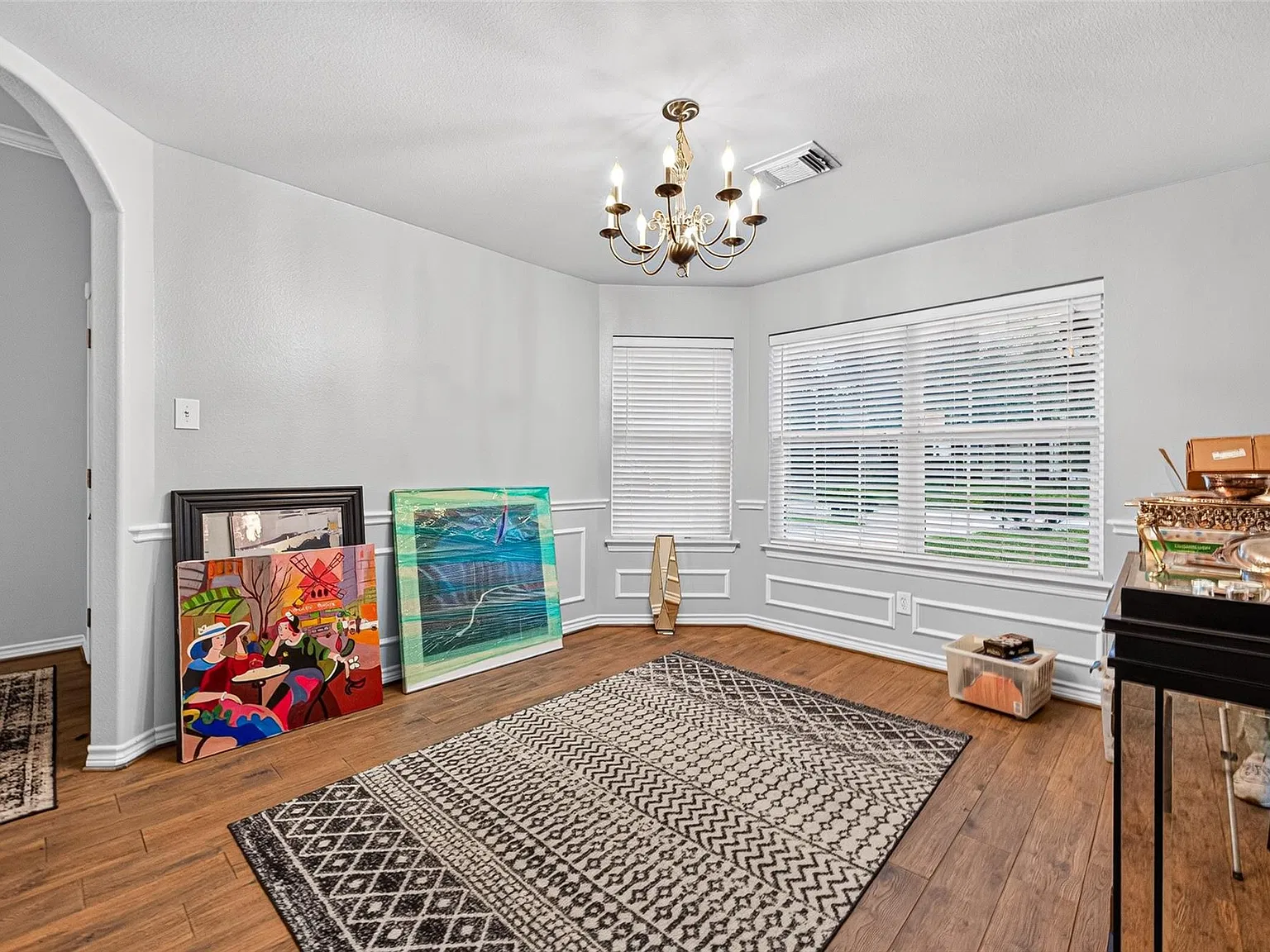 3 bed, 2.0 bath, 1822 sqft, $2,200 — Photo 2