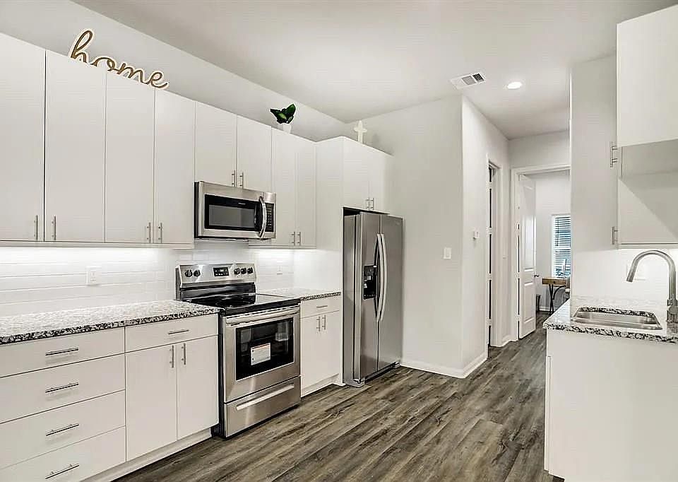 1st image of 4906 Paradigm Ln