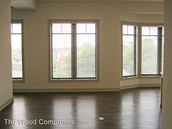 3rd image of 939 N High St Unit 402
