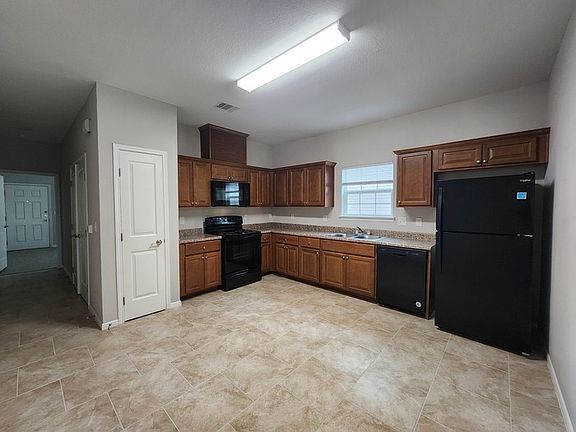 5th image of 15564 Palmira Ave