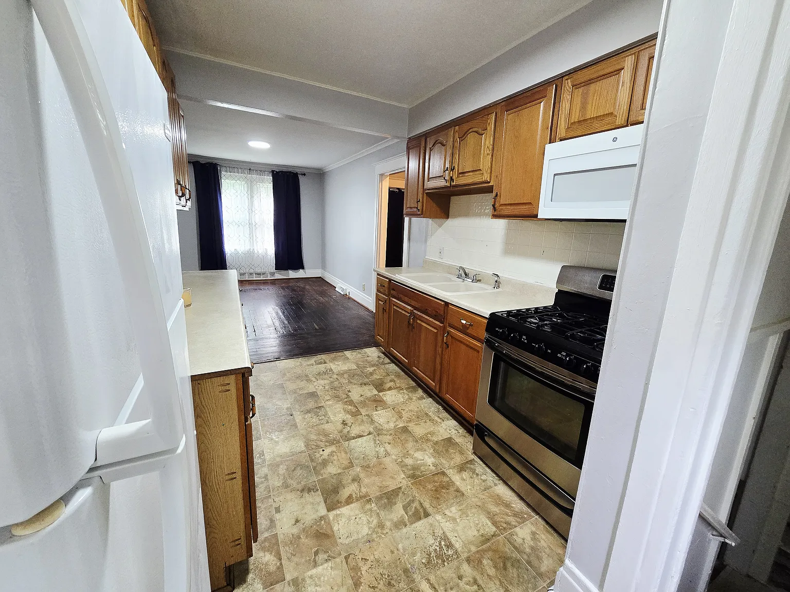 91 Euclid Ave — Photo 3
