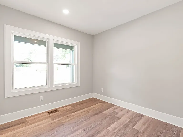 3905 Plainview Rd — Photo 8