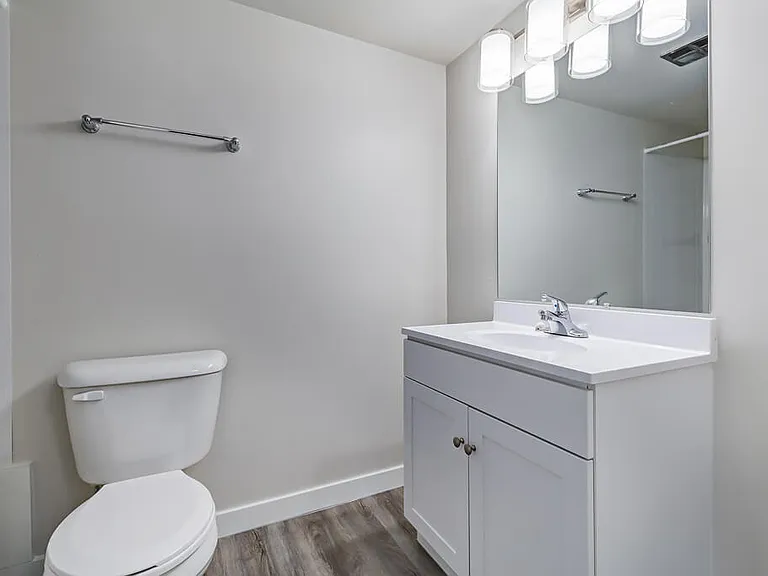 239 Avenue E N #7 — Photo 8
