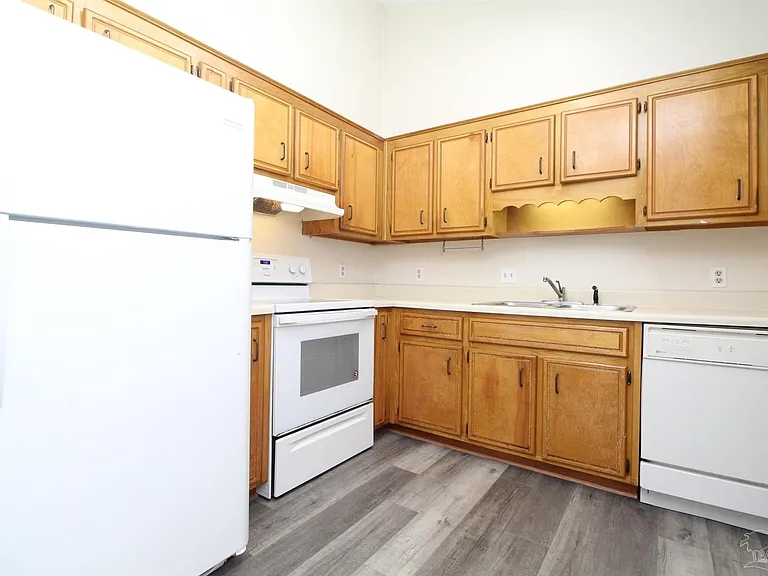 8126 Crystal Wells Pl — Photo 7