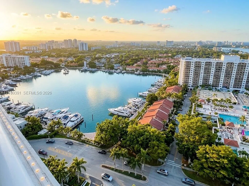 21055 Yacht Club Dr — Photo 2