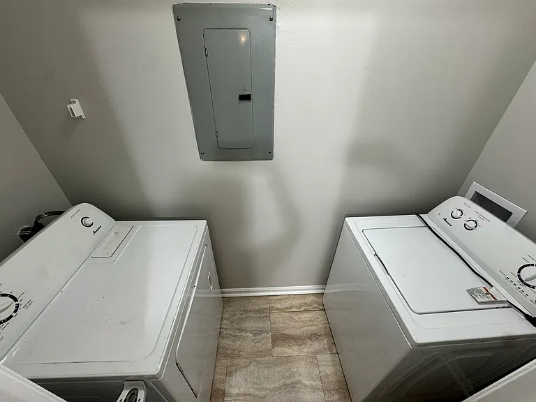 3222 Joselin Ln #B — Photo 10