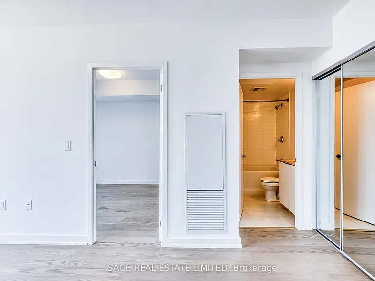 11 Wellesley St W #2613 — Photo 11