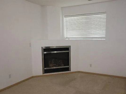 10866 Weber St — Photo 17