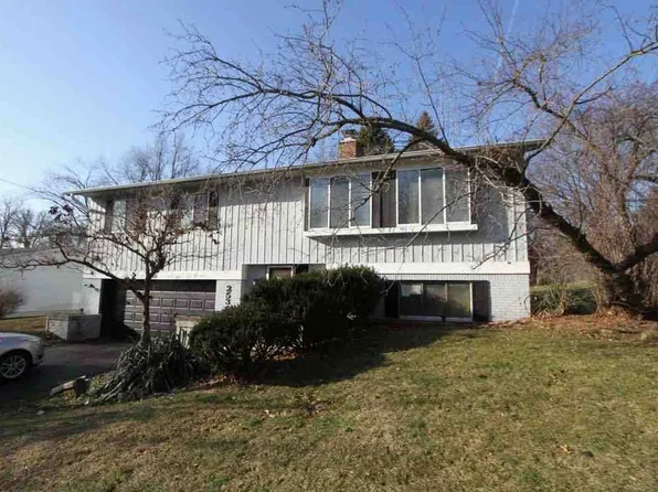 2536 Tricia Dr, Jackson, MI 49201