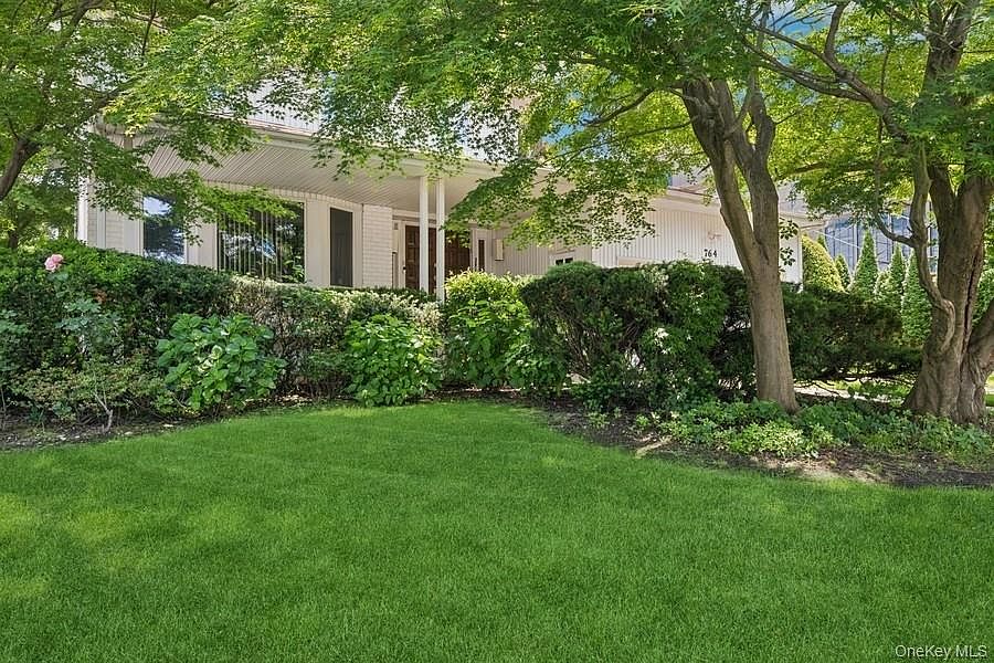 1st image of 764 Sherwood Court