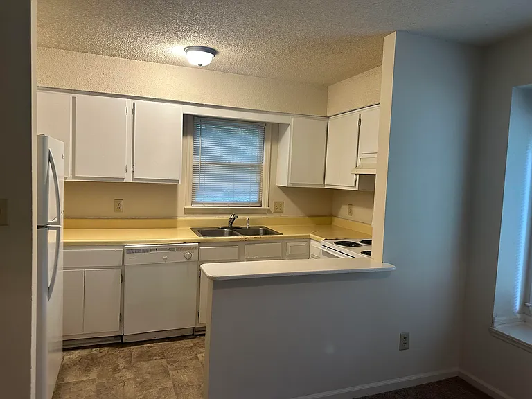 5104 Vann St #A — Photo 6