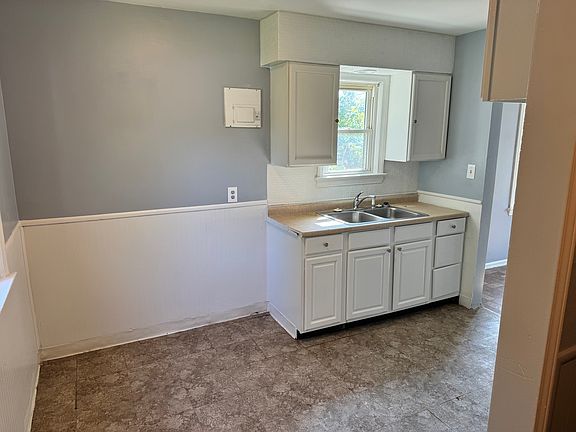 5th image of 13114 Kirton Ave