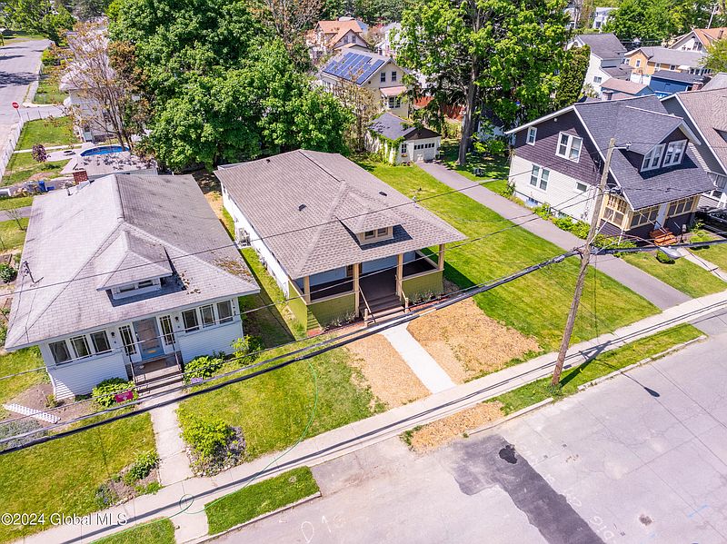 4th image of 1921 9th Street