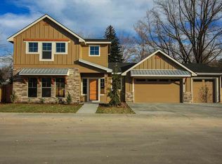 880 N River Path Ln, Boise, ID 83703