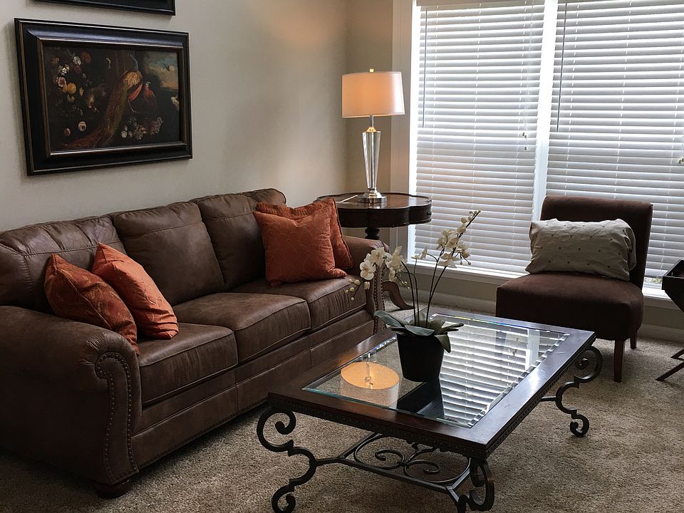 2 story living room-fully furnished