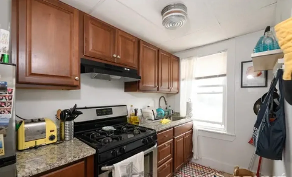 1 bed, 600 sqft, $2,400 — Photo 4