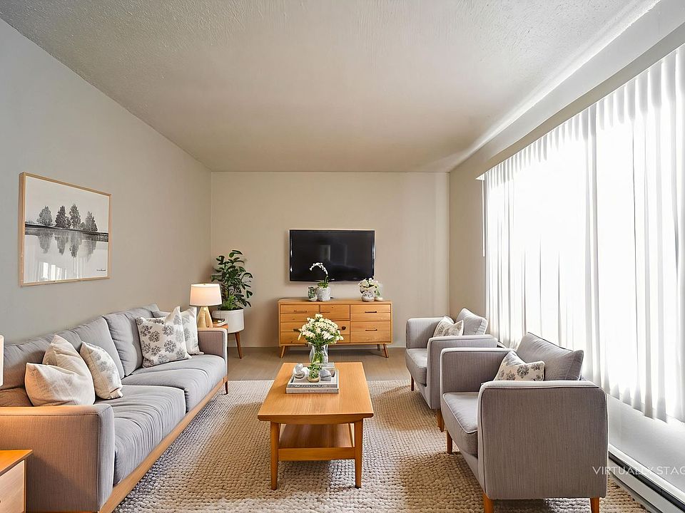1st image of 1009 NE 47th Ave APT 4