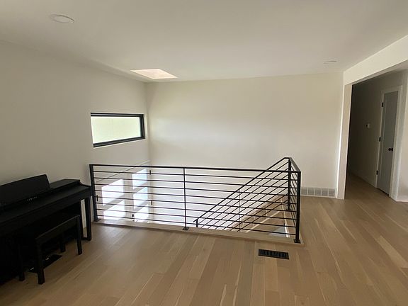 5th image of 2420 E Cinnabar Ln